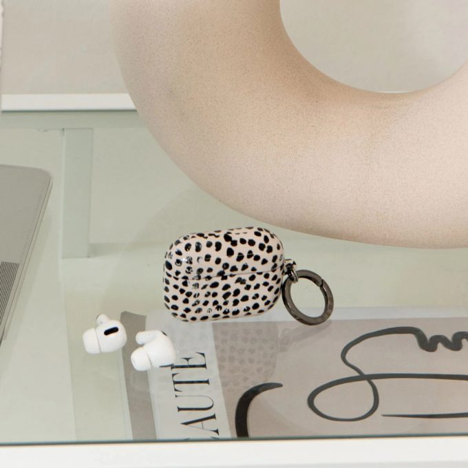 Airpods 4 Almond Latte BURGA dėklas